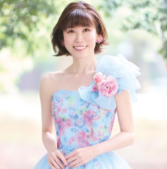 年収は現在いくら？最新の推定額をチェック