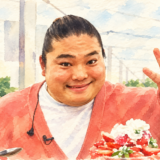 富栄ドラムがしゃべらない理由は？役の設定と本人の声・経歴を解説